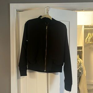 Black bomber jacket from Albion fit